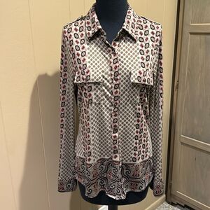 BCBGMAXAZRIA silky stretch print snap front/flap chest pockets/cuffs shirt. Med